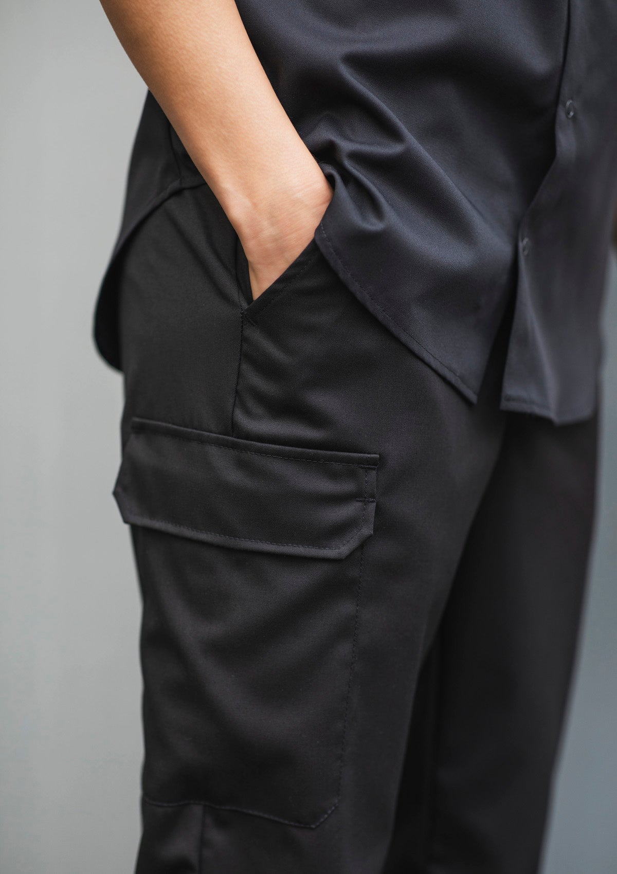 Unisex Stretch Chinohose mit Beintasche